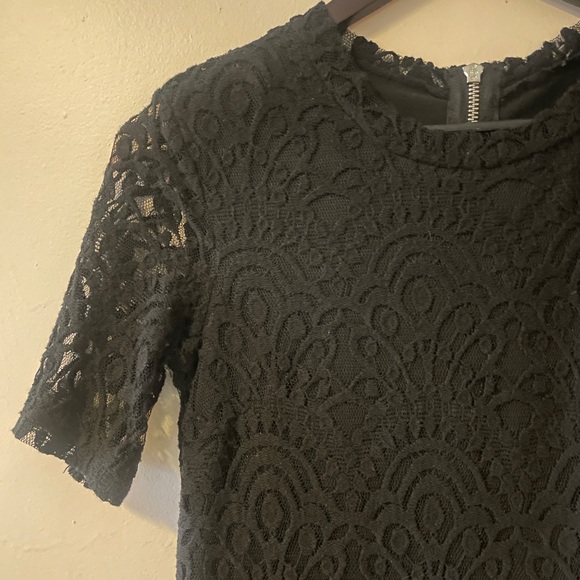 LITTLE BLACK DRESS LACE CROCHET - Small - Picture 8 of 8
